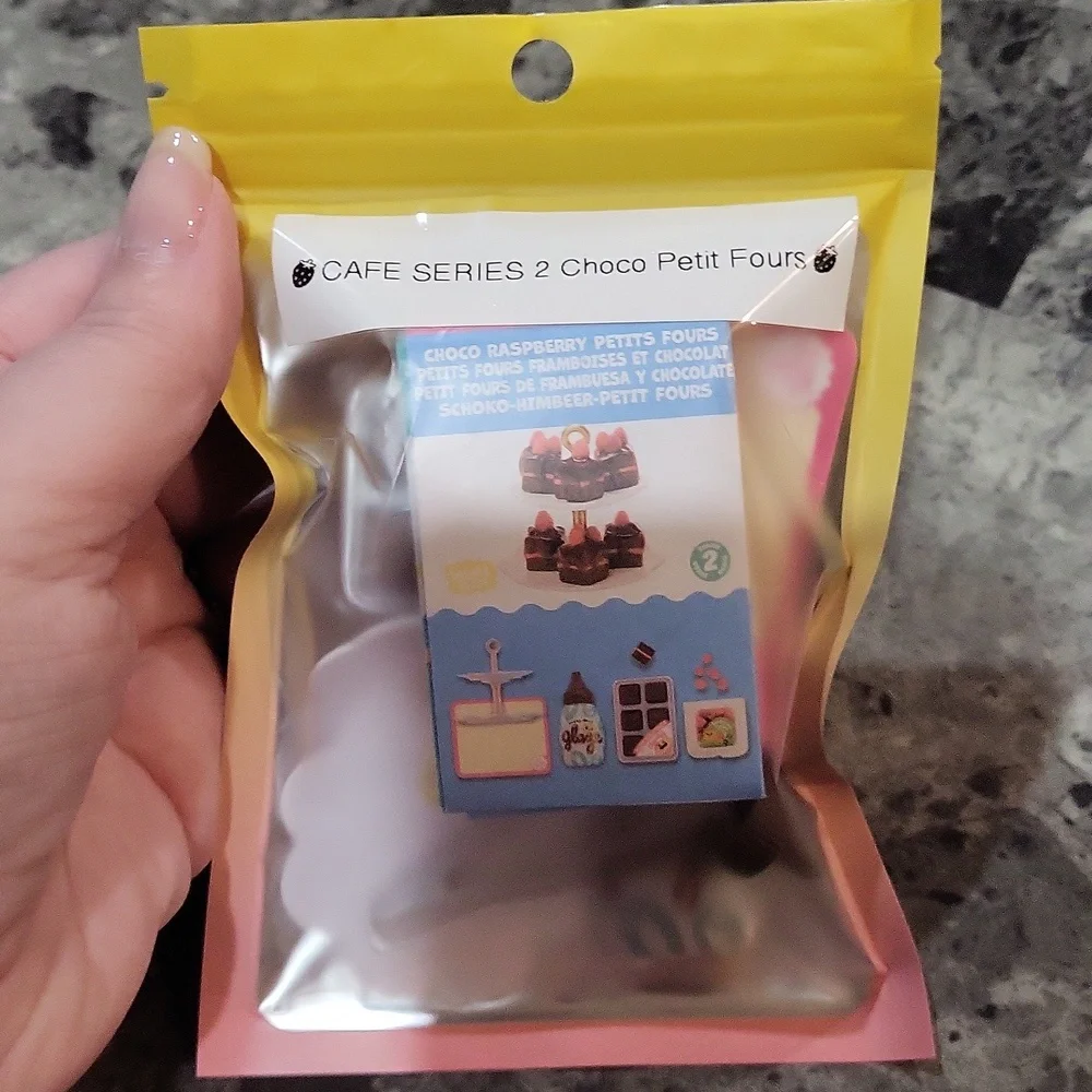 Miniverse Make It Mini Choco Raspberry Petits Fours